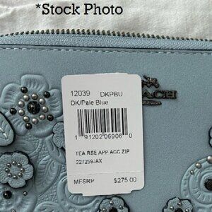Coach Appliqué Tea Rose Zip Around Wallet in Soft Pale Blue EUC